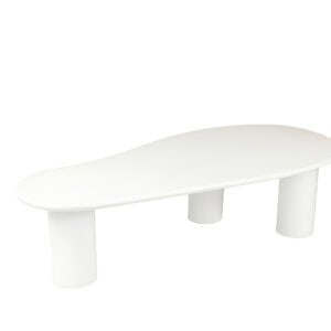 Witte organisch gevormde salontafel met afgeronde bladvorm en drie cilindervormige poten.