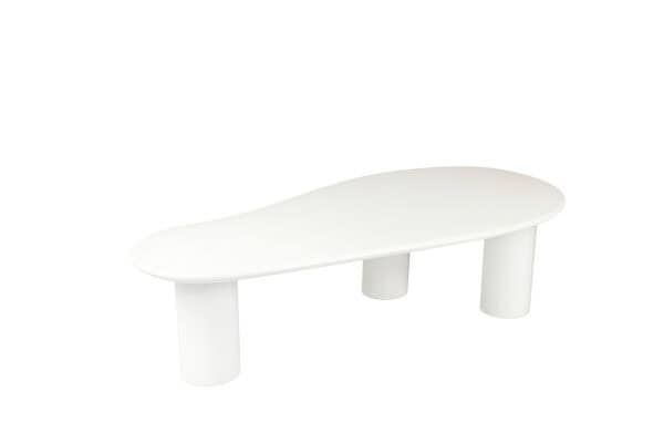 Witte organisch gevormde salontafel met afgeronde bladvorm en drie cilindervormige poten.