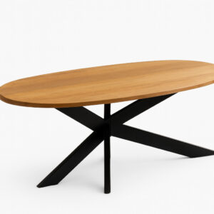 Ovale houten salontafel met zwarte metalen kruispoot op witte achtergrond.